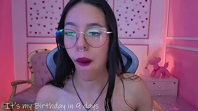 stephania t online show from October 2025 12:47:01 PM