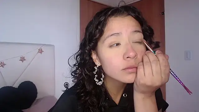 Snapshot of julz_03 chatting on November 2025 12:27:02 PM julz 03 online show from November 2025 12:27:02 PM