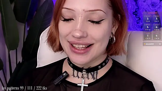 Snapshot of violetviolator chatting on April 2026 03:38:01 AM violetviolator online show from April 2026 03:38:01 AM