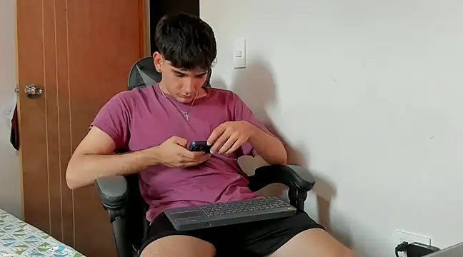 leo030809 online show from December 2024 09:26:02 PM