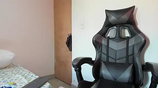 leo030809 online show from March 2025 02:46:02 PM