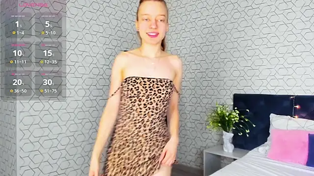 Snapshot of Michelle_Blond chatting on January 2025 08:49:02 AM Michelle Blond online show from January 2025 08:49:02 AM