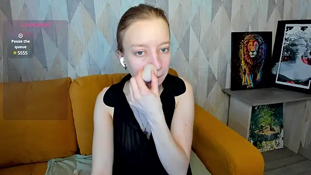 Snapshot of Michelle_Blond chatting on February 2025 06:53:02 AM Michelle Blond online show from February 2025 06:53:02 AM