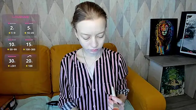 Snapshot of Michelle_Blond chatting on February 2025 07:01:02 AM Michelle Blond online show from February 2025 07:01:02 AM