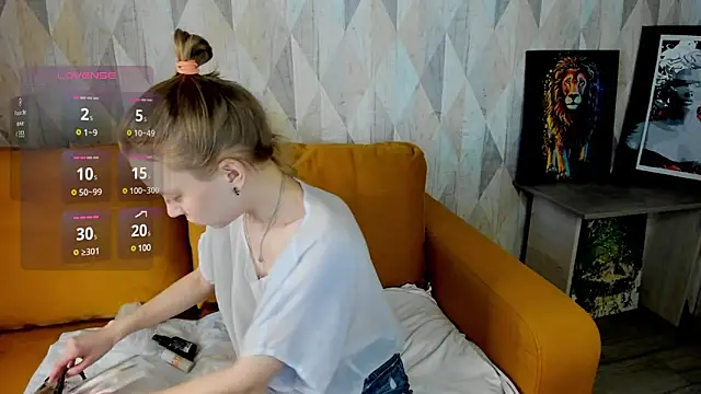 Snapshot of Michelle_Blond chatting on March 2025 07:02:02 AM Michelle Blond online show from March 2025 07:02:02 AM