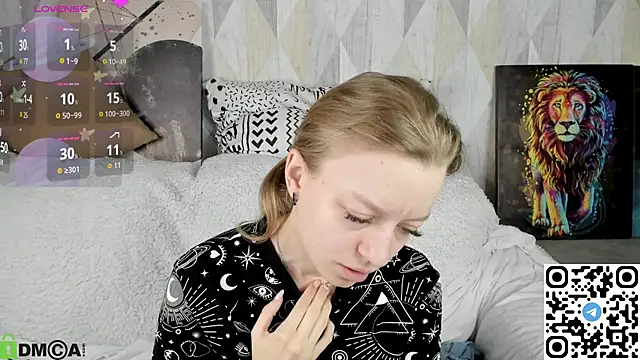 Snapshot of Michelle_Blond chatting on October 2025 08:12:02 AM Michelle Blond online show from October 2025 08:12:02 AM