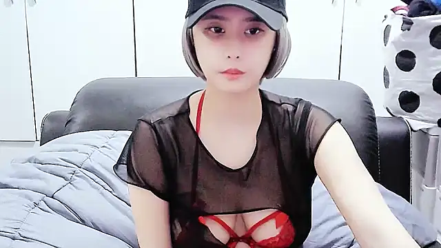 yourz tw online show from December 2025 03:21:02 PM