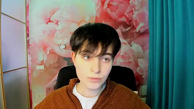 EmiliaYours online show from December 2024 01:21:01 PM