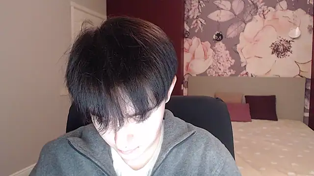 EmiliaYours online show from December 2024 06:56:02 AM