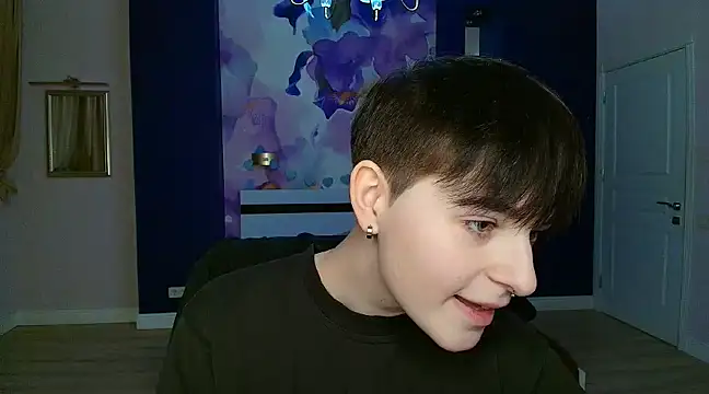 EmiliaYours online show from December 2024 03:33:02 PM