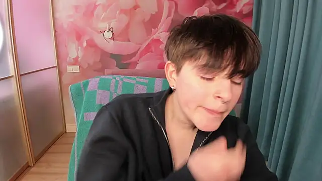 EmiliaYours online show from January 2025 04:04:01 PM