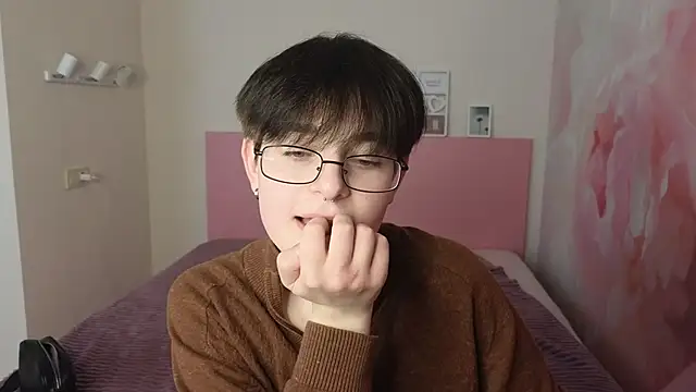 EmiliaYours online show from January 2025 04:03:01 PM