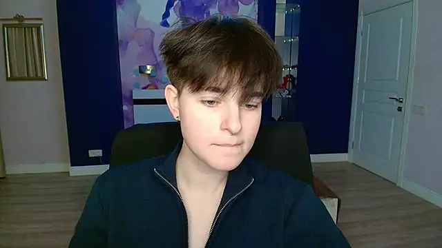 EmiliaYours online show from February 2025 04:40:02 PM