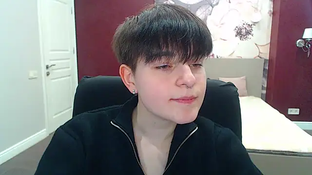 EmiliaYours online show from March 2025 01:17:01 PM