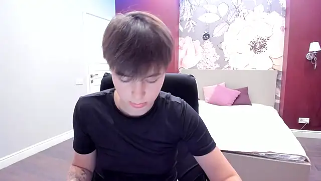 EmiliaYours online show from September 2025 03:55:02 PM