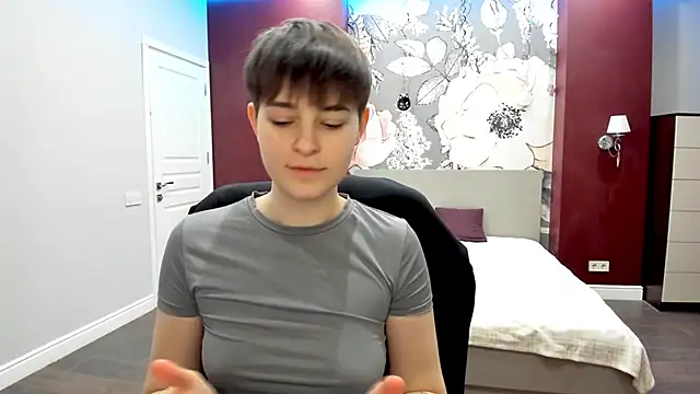 EmiliaYours online show from February 2026 03:19:02 PM