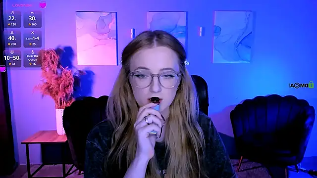 Snapshot of luna_berryy chatting on March 2026 07:54:02 PM luna berryy online show from March 2026 07:54:02 PM