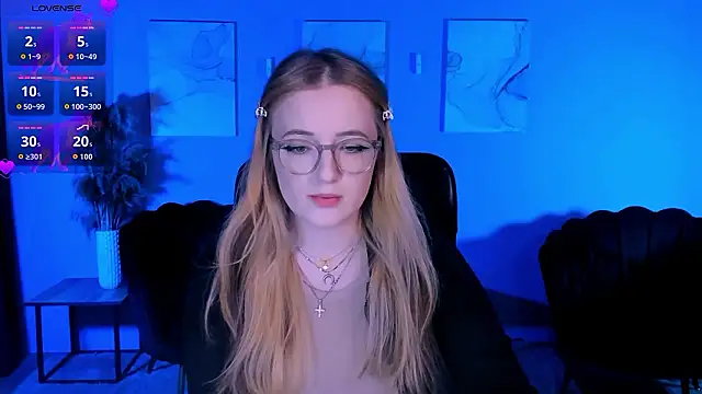 Snapshot of luna_berryy chatting on March 2026 08:25:01 PM luna berryy online show from March 2026 08:25:01 PM