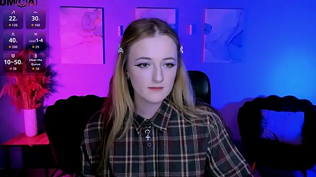 Snapshot of luna_berryy chatting on April 2026 08:06:02 PM luna berryy online show from April 2026 08:06:02 PM