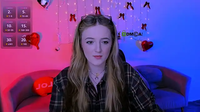 Snapshot of luna_berryy chatting on April 2026 07:18:02 PM luna berryy online show from April 2026 07:18:02 PM