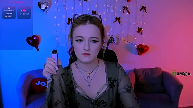 Snapshot of luna_berryy chatting on April 2026 07:58:02 PM luna berryy online show from April 2026 07:58:02 PM