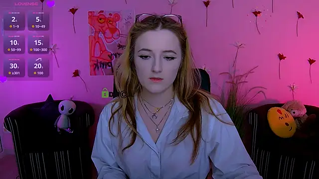 Snapshot of luna_berryy chatting on April 2026 07:28:02 PM luna berryy online show from April 2026 07:28:02 PM