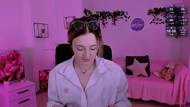 luna berryy online show from July 2026 06:54:02 PM