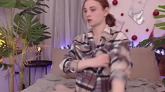 Snapshot of AprilAvery chatting on December 2024 03:37:01 PM AprilAvery online show from December 2024 03:37:01 PM