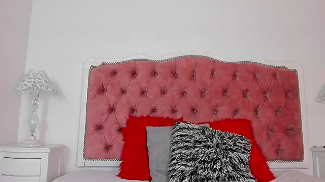 amberlitle online show from September 2025 12:38:02 PM