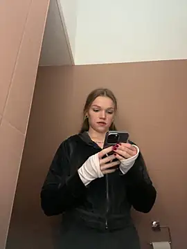 KitteCat online show from December 2024 11:43:02 AM