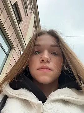 KitteCat online show from November 2025 09:40:01 AM