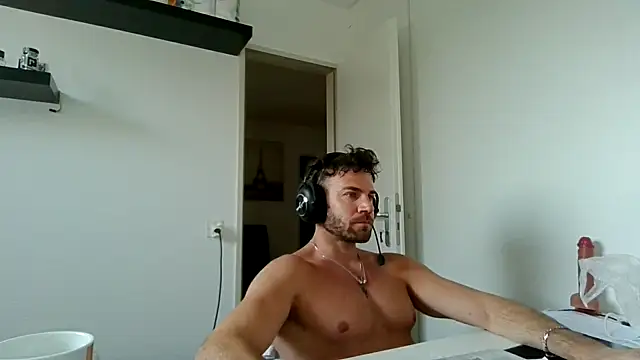 Snapshot of alpha-hunk chatting on March 2026 09:13:01 AM alpha-hunk online show from March 2026 09:13:01 AM