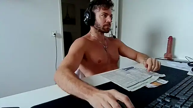 Snapshot of alpha-hunk chatting on March 2026 07:36:02 AM alpha-hunk online show from March 2026 07:36:02 AM