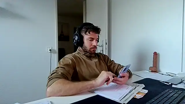 Snapshot of alpha-hunk chatting on March 2026 04:46:01 PM alpha-hunk online show from March 2026 04:46:01 PM