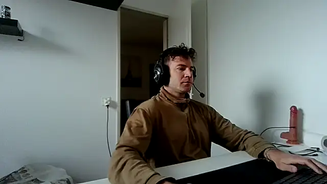 Snapshot of alpha-hunk chatting on March 2026 09:20:01 AM alpha-hunk online show from March 2026 09:20:01 AM