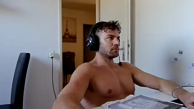 Snapshot of alpha-hunk chatting on April 2026 11:54:02 AM alpha-hunk online show from April 2026 11:54:02 AM