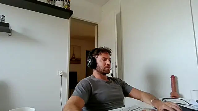 Snapshot of alpha-hunk chatting on April 2026 12:30:02 PM alpha-hunk online show from April 2026 12:30:02 PM