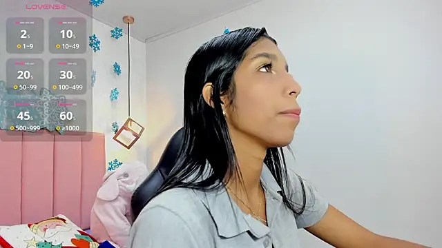 MAYROBERTSS online show from January 2025 12:05:02 PM