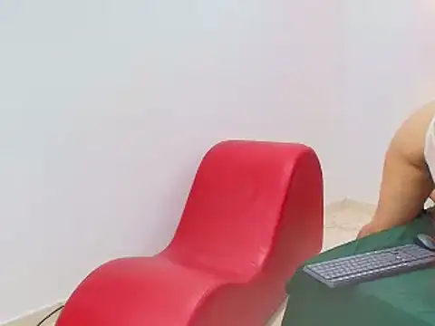 Snapshot of RominaKleiin chatting on January 2025 09:39:02 PM RominaKleiin online show from January 2025 09:39:02 PM