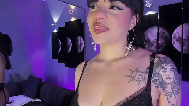 Snapshot of maddy_walker chatting on February 2025 11:27:01 PM maddy walker online show from February 2025 11:27:01 PM