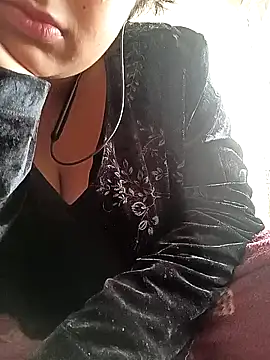 Snapshot of ruhi2003 chatting on December 2024 09:57:02 AM ruhi2003 online show from December 2024 09:57:02 AM