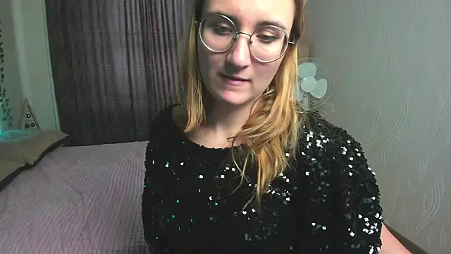 Snapshot of Miss_Elsa_ chatting on December 2024 06:00:02 AM Miss Elsa online show from December 2024 06:00:02 AM