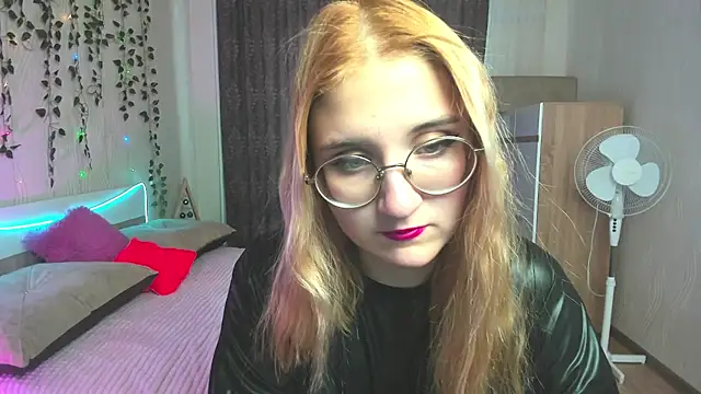 Snapshot of Miss_Elsa_ chatting on December 2024 08:30:02 AM Miss Elsa online show from December 2024 08:30:02 AM