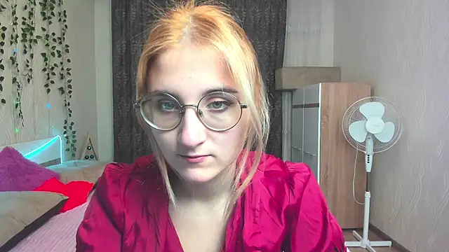 Snapshot of Miss_Elsa_ chatting on December 2024 02:48:02 AM Miss Elsa online show from December 2024 02:48:02 AM