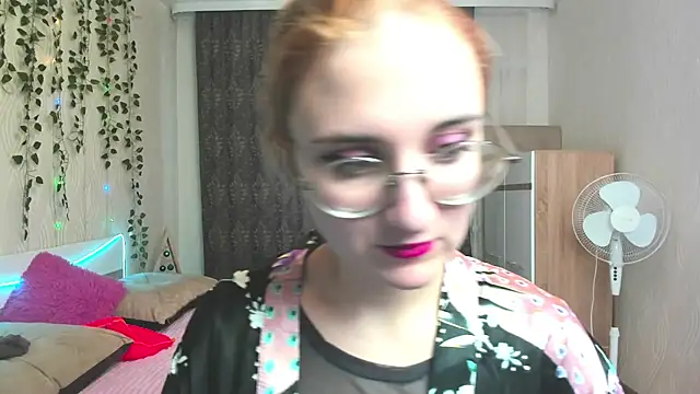 Snapshot of Miss_Elsa_ chatting on December 2024 08:20:01 AM Miss Elsa online show from December 2024 08:20:01 AM