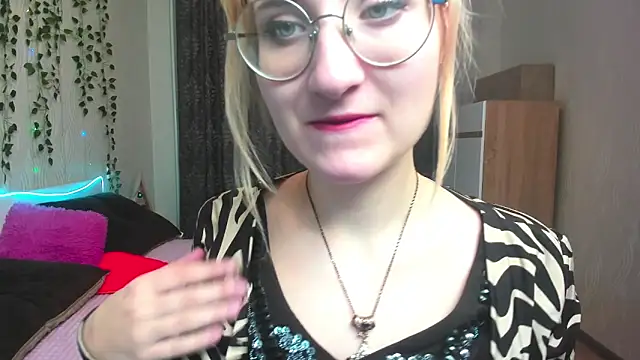 Snapshot of Miss_Elsa_ chatting on December 2024 02:56:02 AM Miss Elsa online show from December 2024 02:56:02 AM