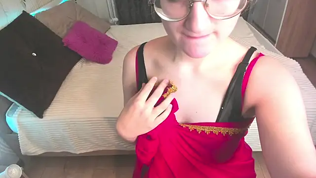 Snapshot of Miss_Elsa_ chatting on January 2025 07:06:01 AM Miss Elsa online show from January 2025 07:06:01 AM