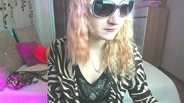 Snapshot of Miss_Elsa_ chatting on February 2025 03:45:01 AM Miss Elsa online show from February 2025 03:45:01 AM