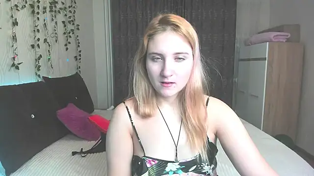 Snapshot of Miss_Elsa_ chatting on February 2025 02:35:02 AM Miss Elsa online show from February 2025 02:35:02 AM
