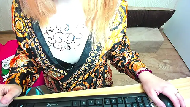 Snapshot of Miss_Elsa_ chatting on February 2025 06:31:01 AM Miss Elsa online show from February 2025 06:31:01 AM